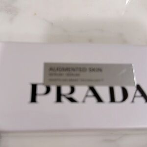 Prada Augmented skin serum